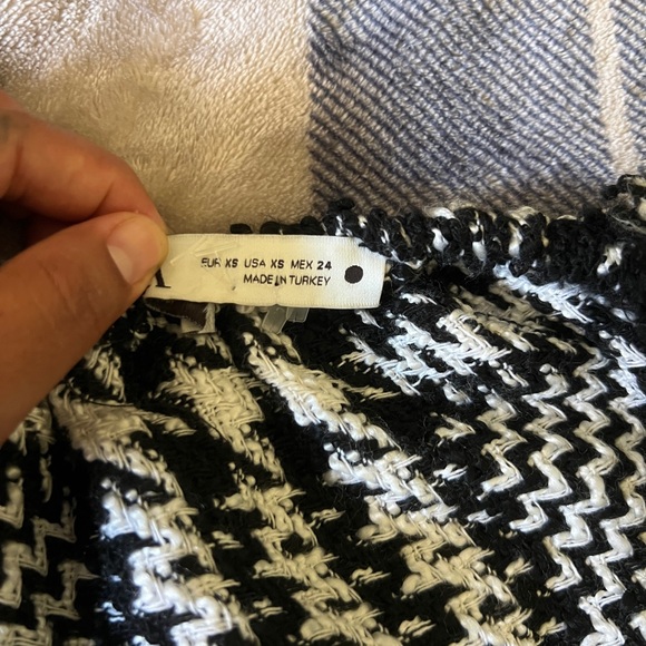 Zara Short pinafore-style dress black and white houndstooth - Picture 9 of 12